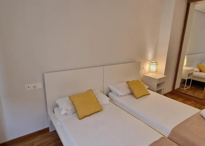 Artilleria 10 - 2 Hab 2 Banos, Con Garaje Y Wifi - Vut-3845-as * Gijón