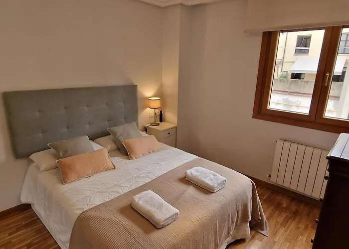 Artilleria 10 - 2 Hab 2 Banos, Con Garaje Y Wifi - Vut-3845-as דירה *